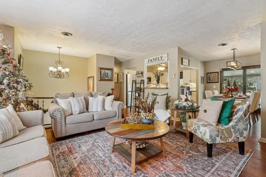 810 Skyline Drive, Florence, KY 41042 - Image #2