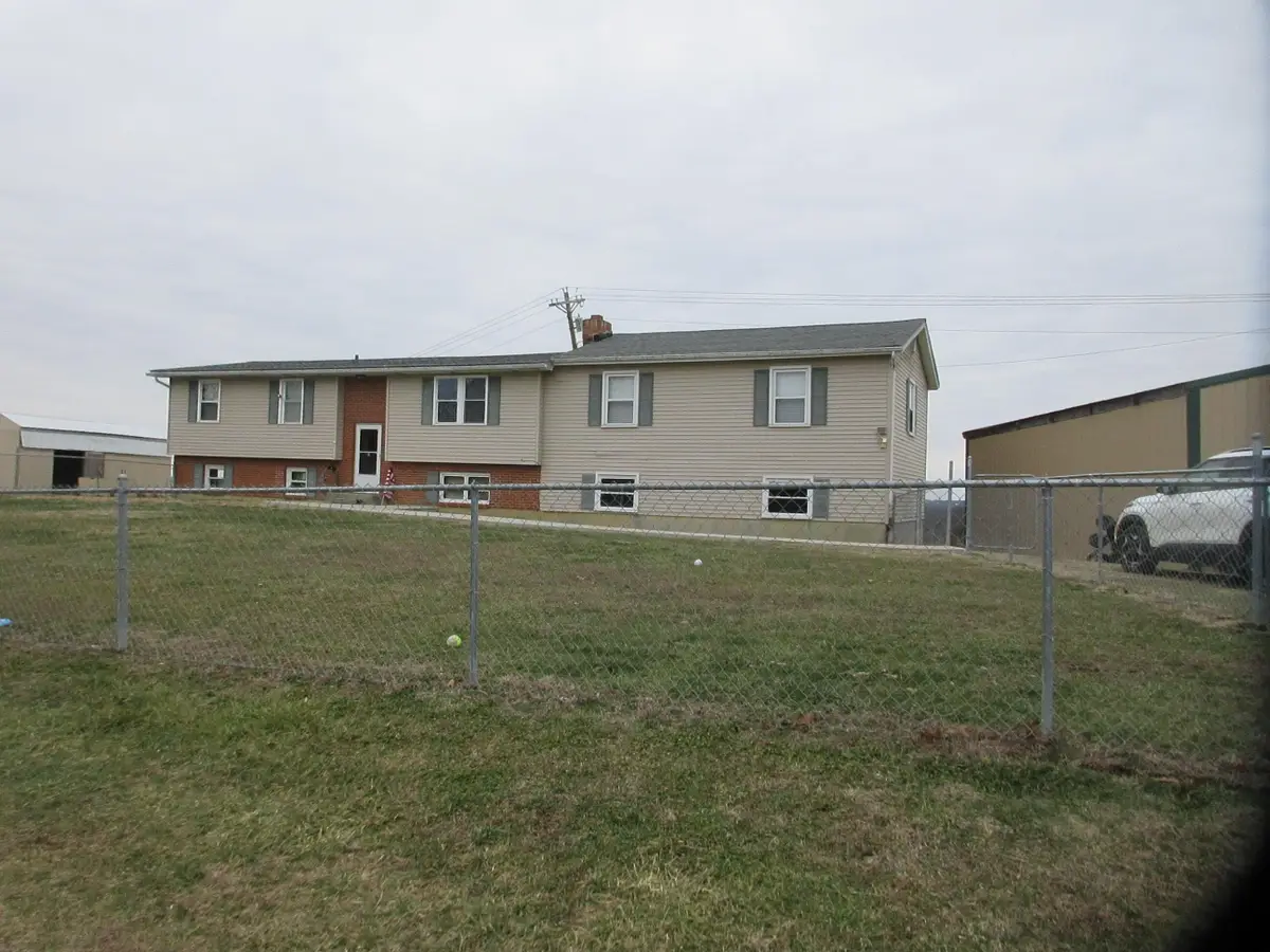 1819 Lenoxburg Road, Falmouth, KY 41040 - Image #1