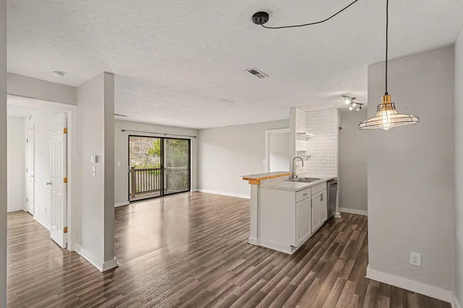 30 Woodland Hills Drive #8, Southgate, KY 41071 - Image #2