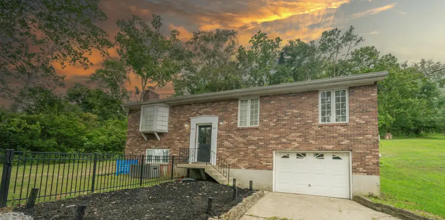 495 Pooles Creek Road, Newport, KY 41076 - Image #2