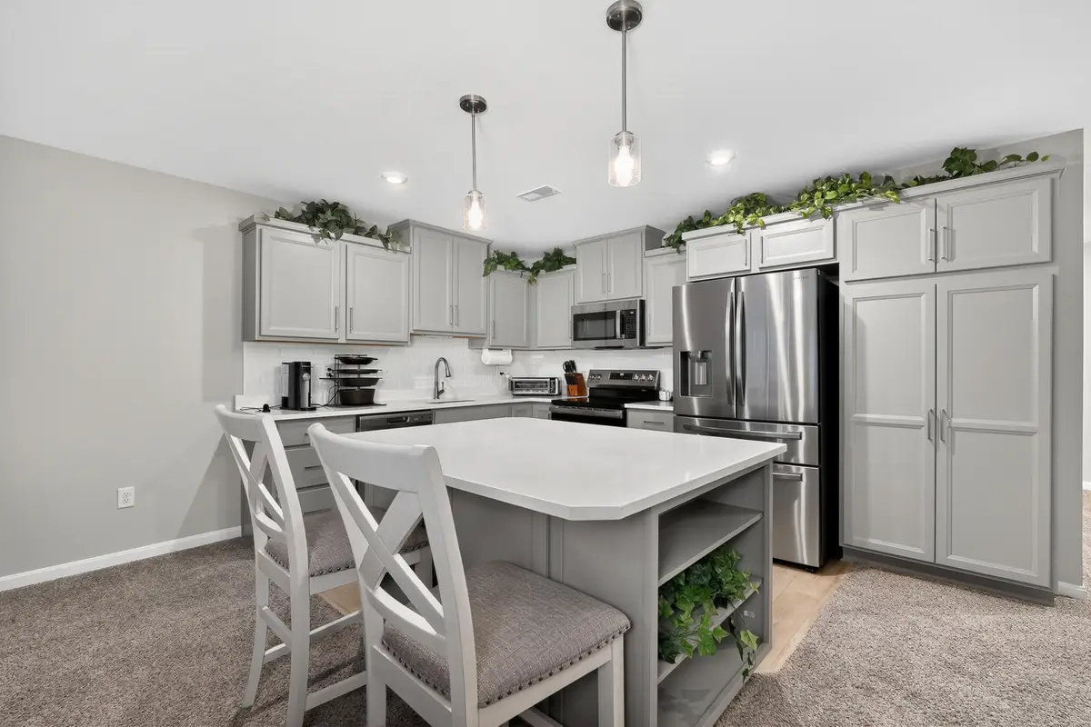 618 Foxhill Drive #10-102, Crescent Springs, KY 41017 - Image #1