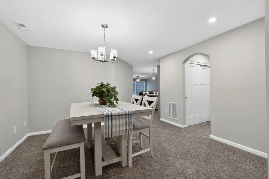 618 Foxhill Drive #10-102, Crescent Springs, KY 41017 - Image #2