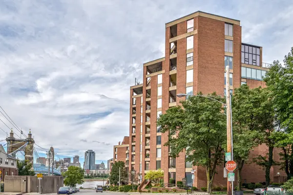 100 Riverside Place #904, Covington, KY 41011