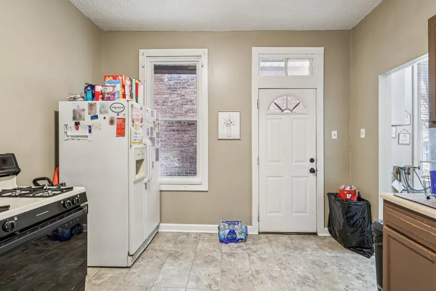 611 W 11th Street, Covington, KY 41011 - #3