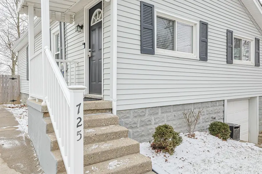 725 Ferncliff Avenue, Crescent Springs, KY 41017 - #3