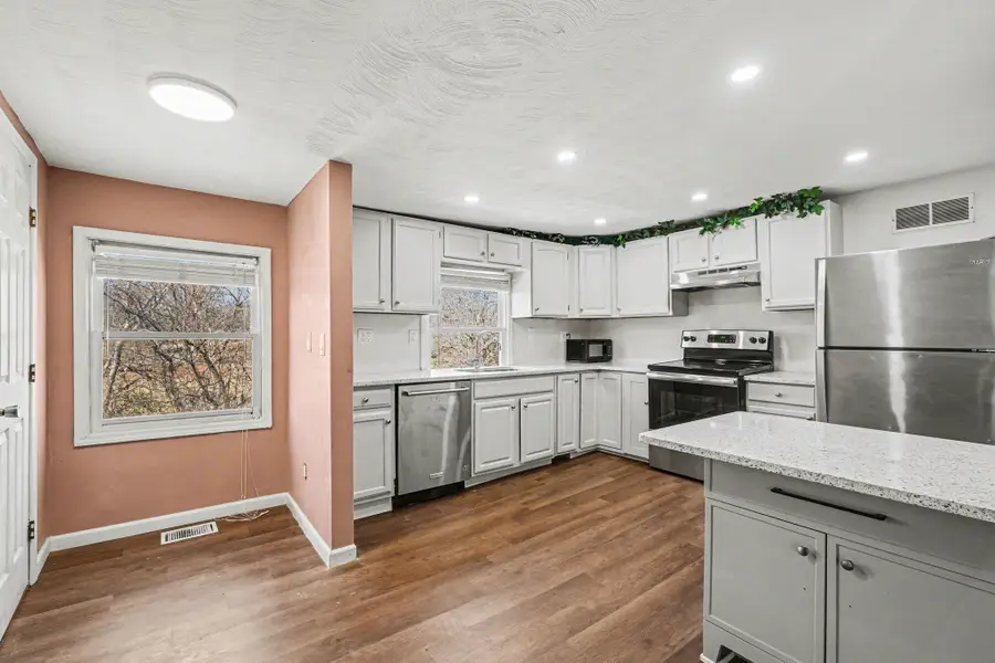 29 Veterans Drive, Highland Heights, KY 41076 - #3