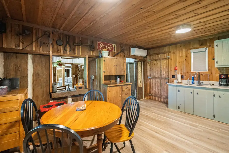 525 Lake Road, East Bernstadt, KY 40729 - #3