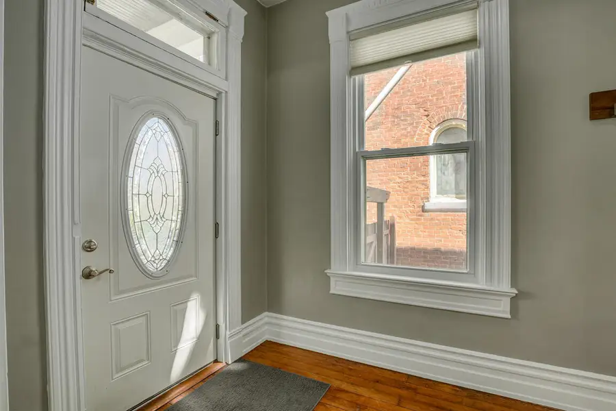 562 E 4th Street E, Newport, KY 41071 - #3