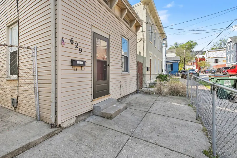 629 W 11th Street, Covington, KY 41011 - #2