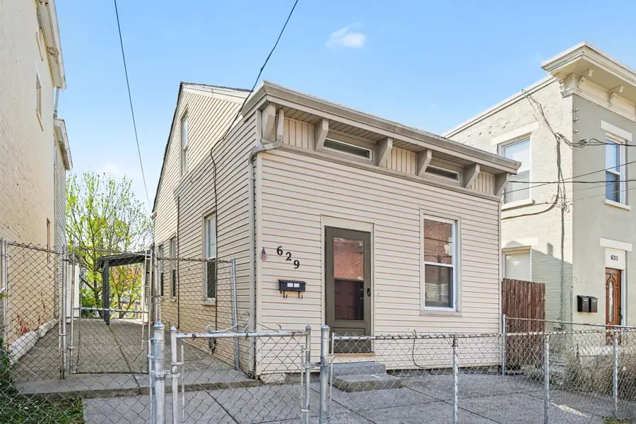 629 W 11th Street, Covington, KY 41011 - #3