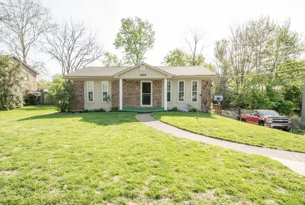 689 Skyline Drive, Florence, KY 41042