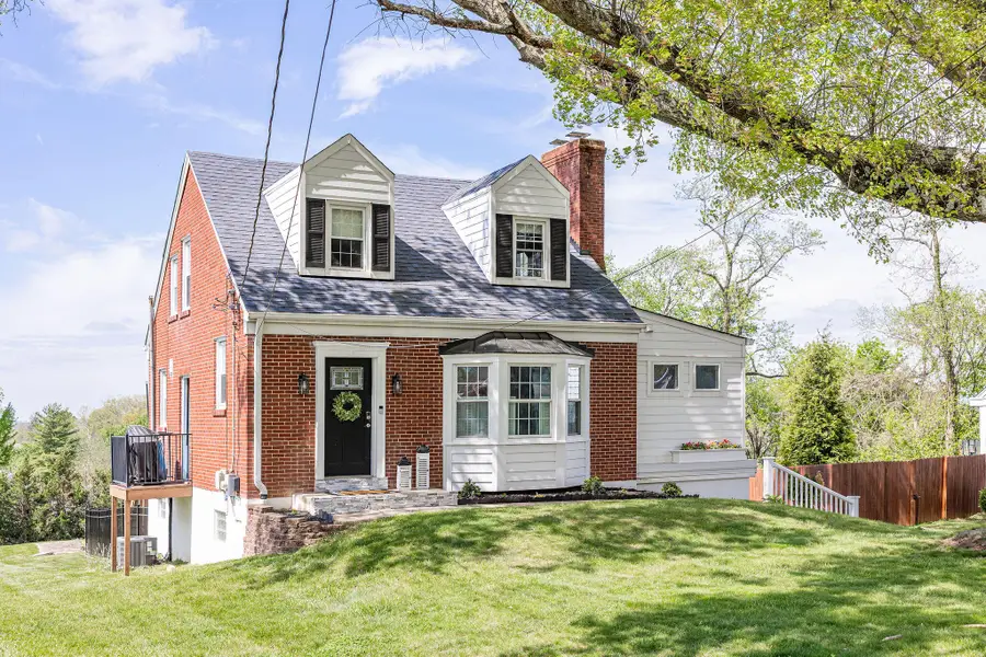 402 Rossford Avenue, Fort Thomas, KY 41075 - #2