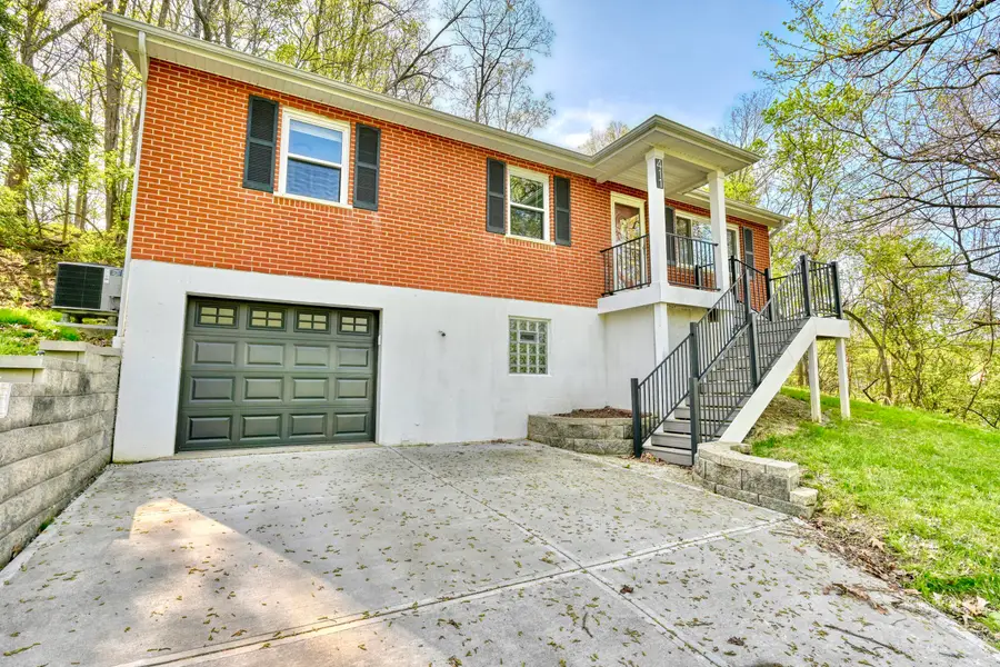 411 Chesapeake Avenue, Fort Thomas, KY 41075 - #2