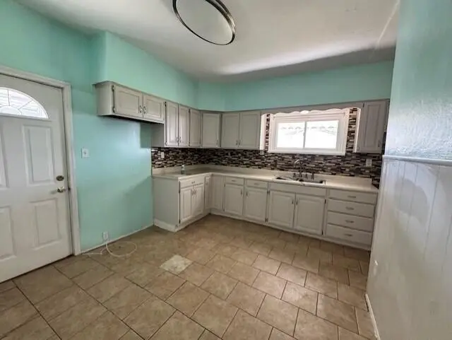 127 E 42nd Street, Covington, KY 41015 - #3