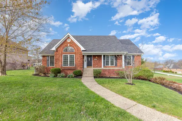 2600 Sunningdale Place E, La Grange, KY 40031