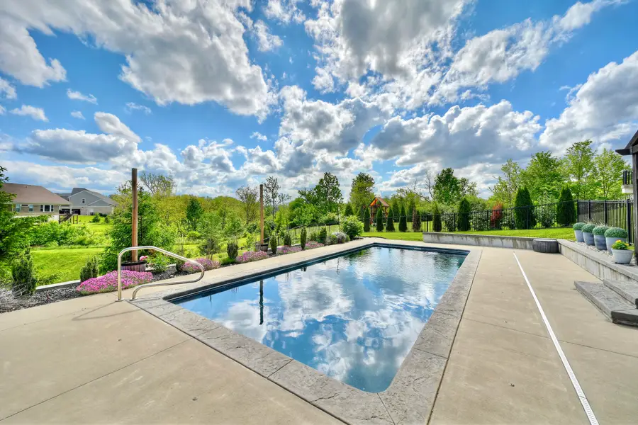 818 Carrieview Drive, Crescent Springs, KY 41017 - #2