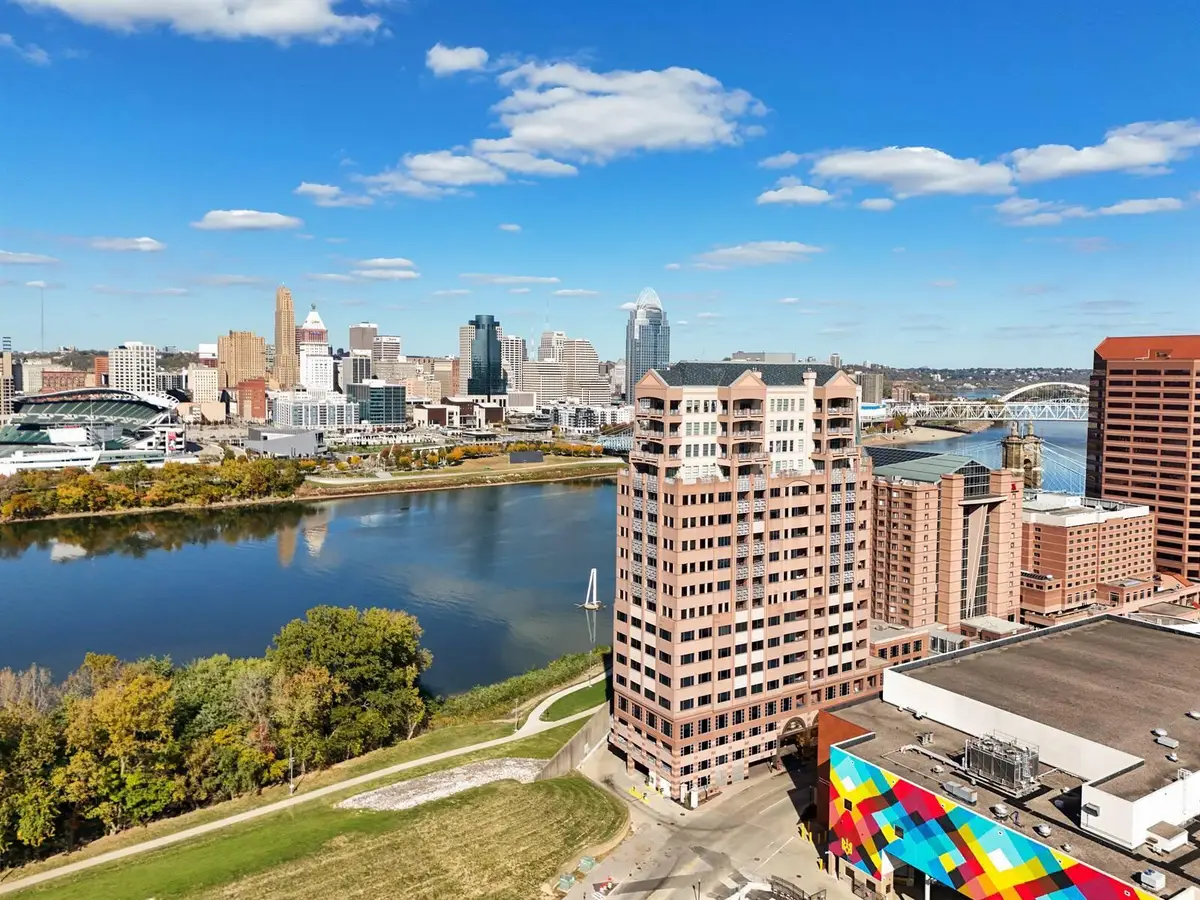 100 W Rivercenter Boulevard #PH3B, Covington, KY 41011 - #1