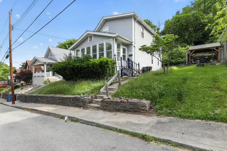 1105 Mckinney Avenue, Dayton, KY 41074 - #3