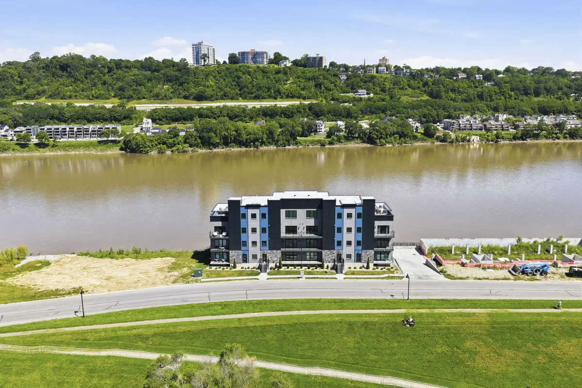 745 Manhattan Boulevard #303, Dayton, KY 41074 - #1