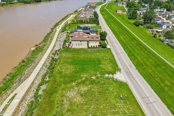421 Manhattan Boulevard, Dayton, KY 41074
