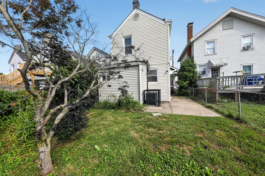 215 W 34th Street, Latonia, KY 41015 - #2