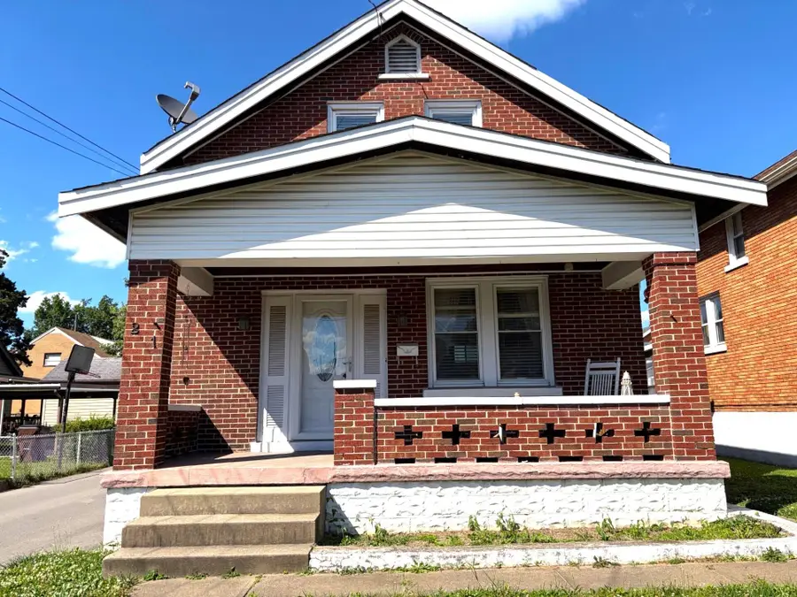 211 Stokesay Street, Ludlow, KY 41016 - #2