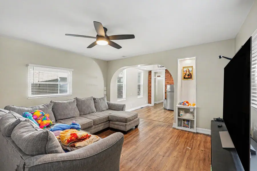 325 W 9th Street, Covington, KY 41011 - #2