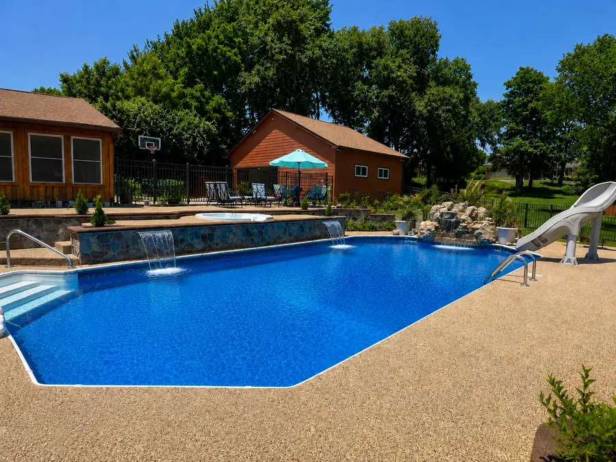 2612 Amsterdam Road, Villa Hills, KY 41017 - #2