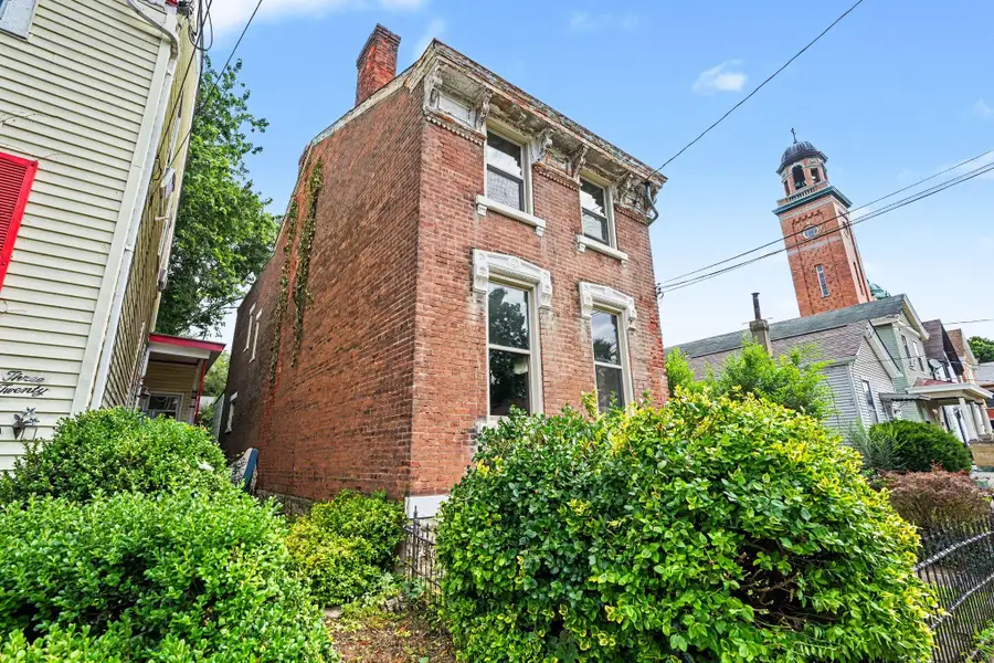 322 E 17th Street, Covington, KY 41014 - #2
