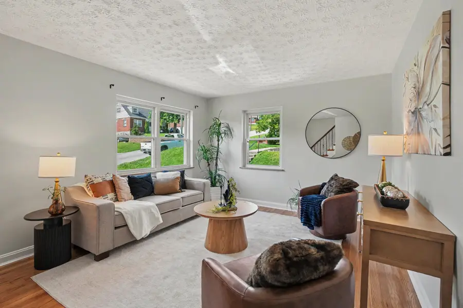 340 Bonnie Leslie Avenue, Bellevue, KY 41073 - #2