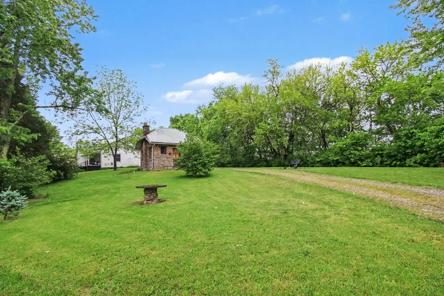 8585 Dixie Hwy, Williamstown, KY 41097 - #2