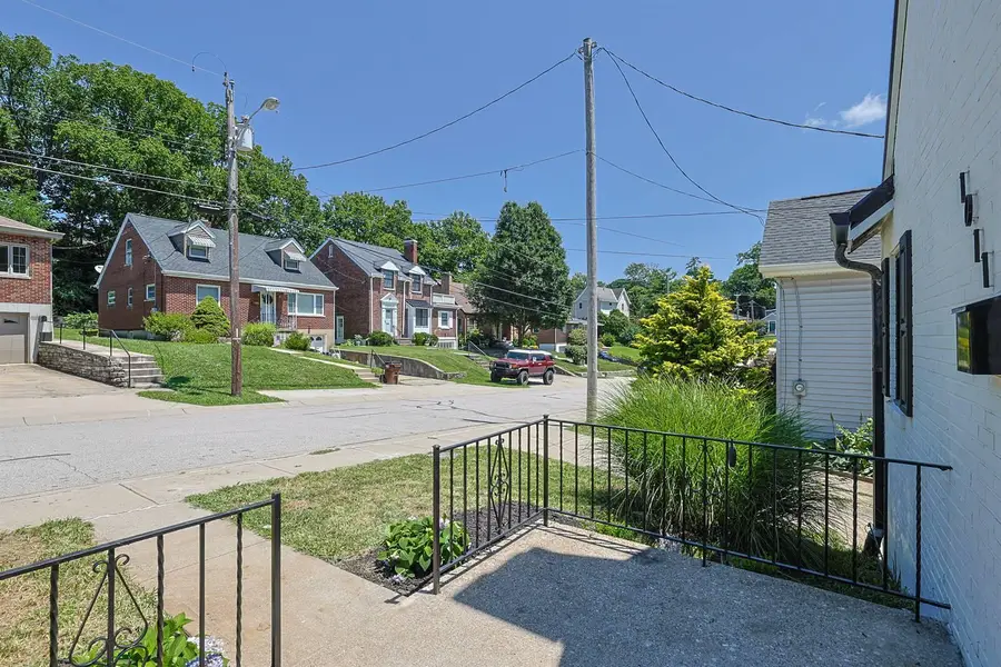 1011 Altavia Avenue, Park Hills, KY 41011 - #3