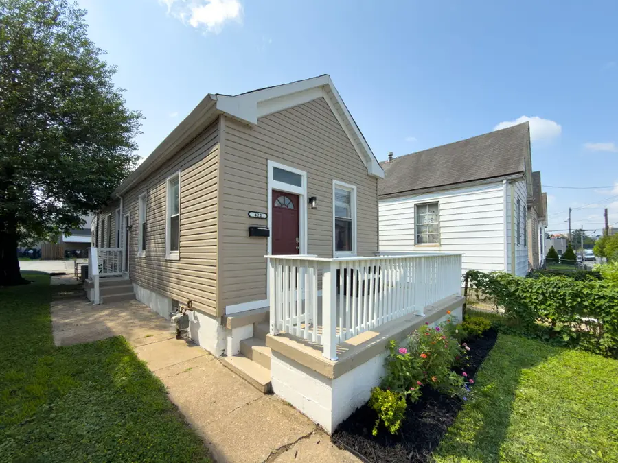 420 W 9th Street, Newport, KY 41071 - #3