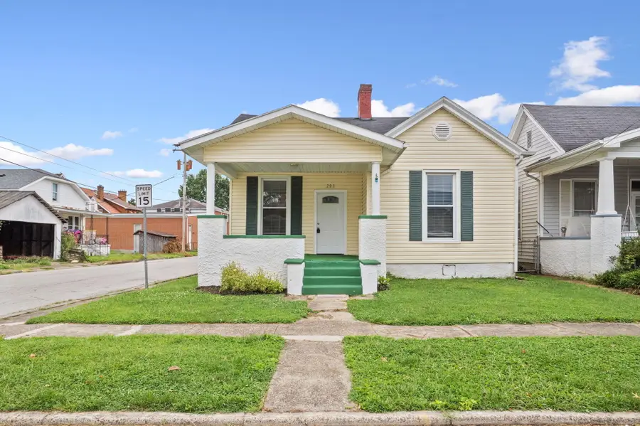 208 Houston Avenue, Maysville, KY 41056 - #2