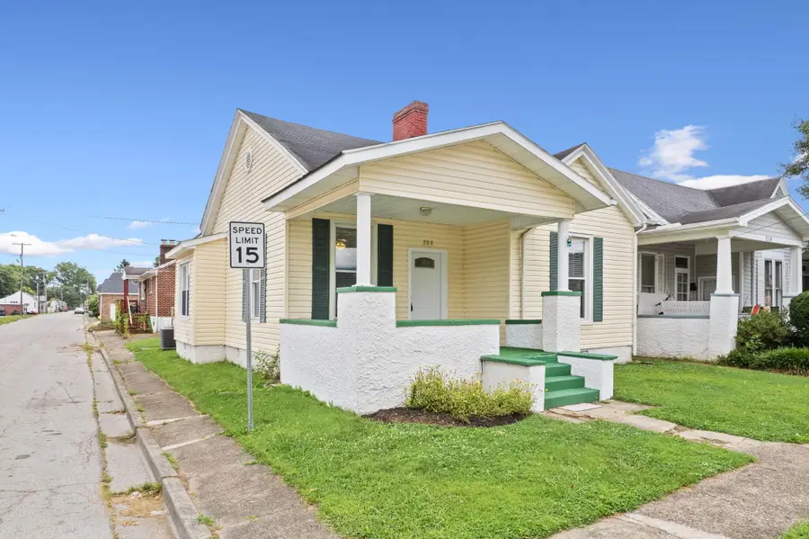 208 Houston Avenue, Maysville, KY 41056 - #3
