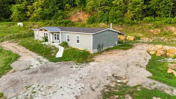 1000 Lazy Bee Lane, Vanceburg, KY 41179