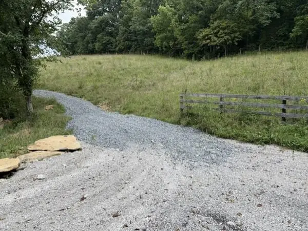 2318 Barlow Road, Cynthiana, KY 41031