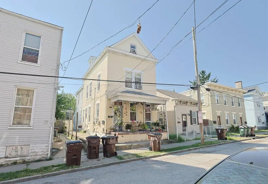 627 W 11th Street, Covington, KY 41011 - #2