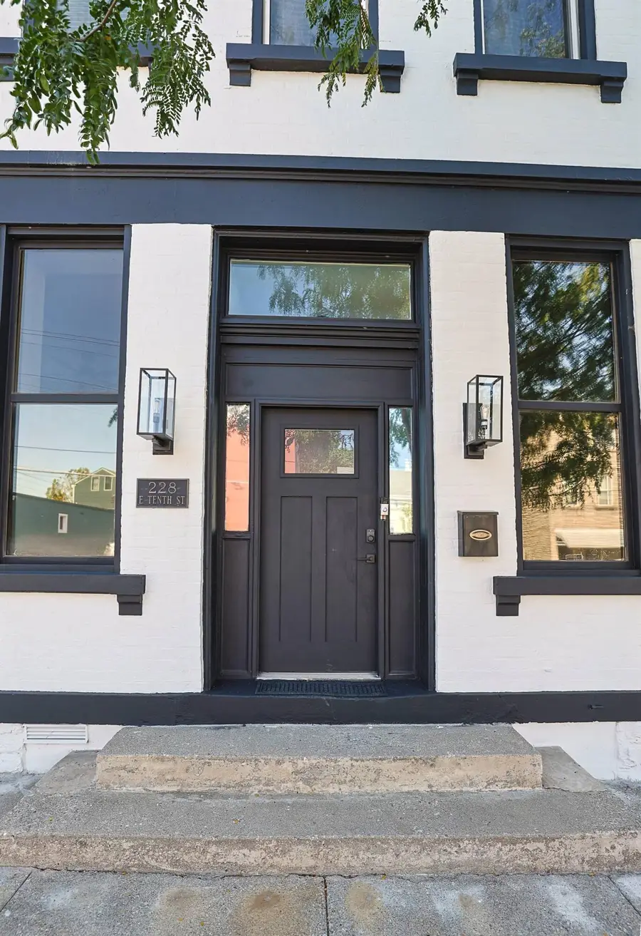 228 E 10th Street, Newport, KY 41071 - #3