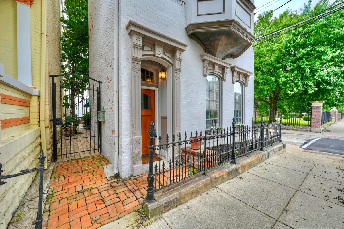 18 W 8th Street, Newport, KY 41071 - #1
