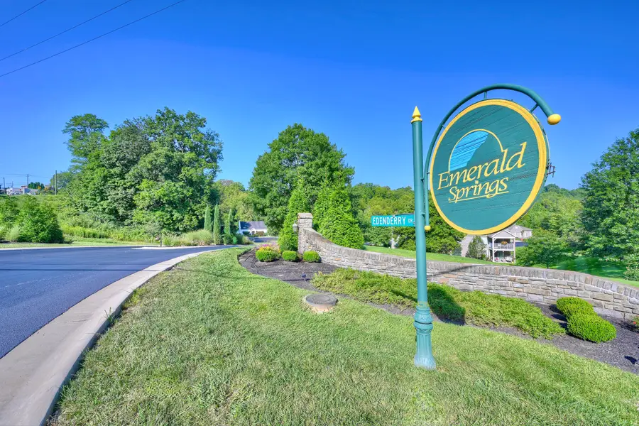 2097 Clareglen Drive #202, Crescent Springs, KY 41017 - #2