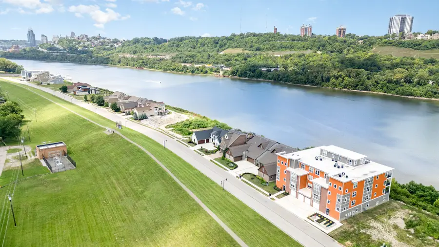 605 Manhattan Boulevard #202, Dayton, KY 41074 - #2