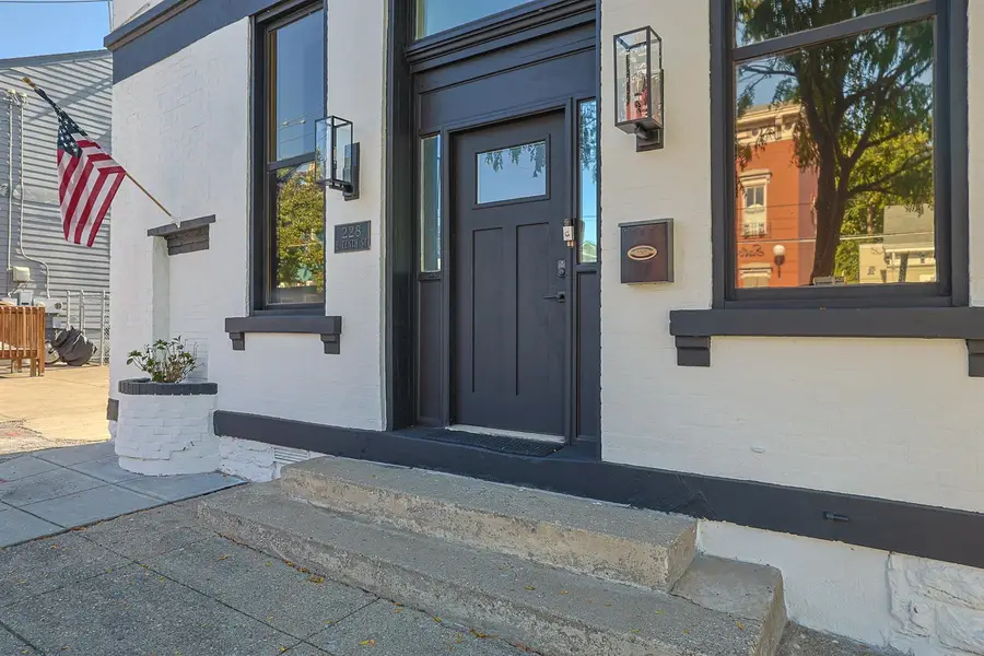228 E 10th Street, Newport, KY 41071 - #3