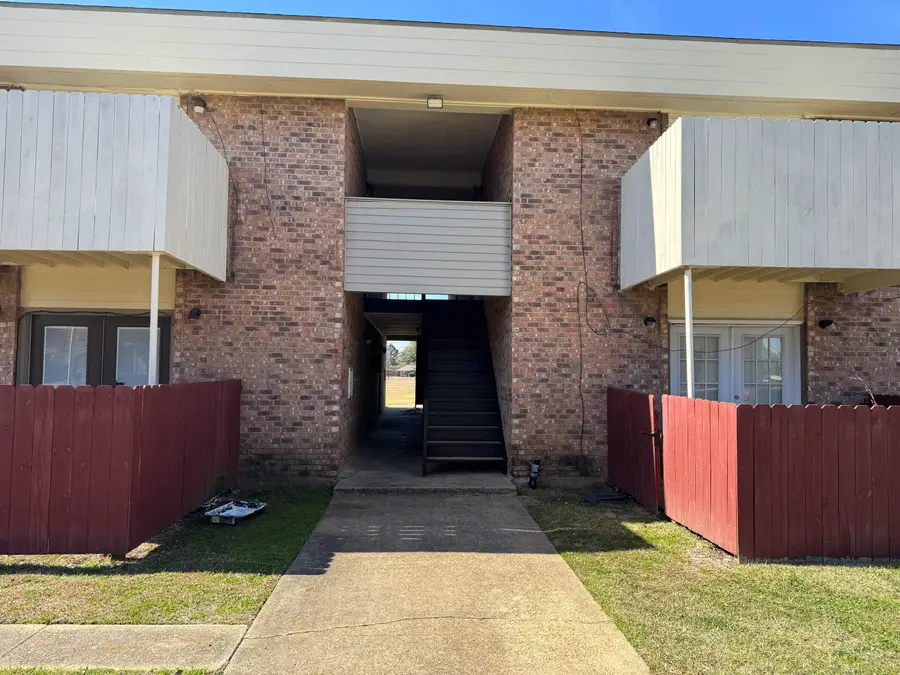 305 Greenbriar St., Deridder, LA 70634 - Image #2