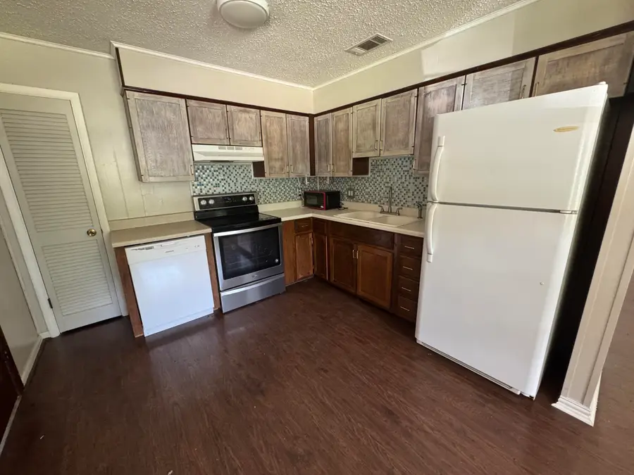 10 Katherine, Leesville, LA 71446 - #2