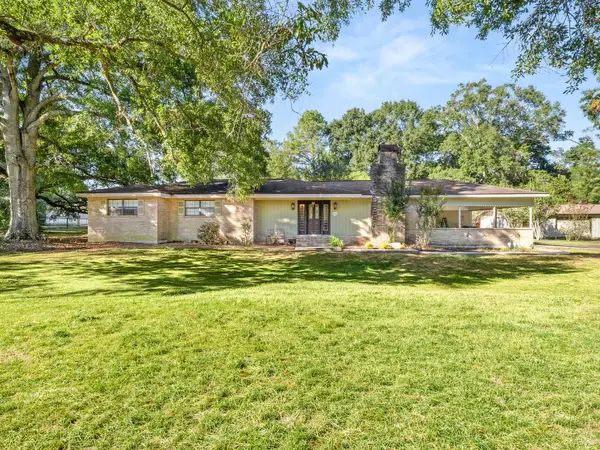 7152 Main, DeRidder, LA 70634