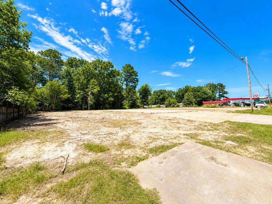 E 1st St, Deridder, LA 70634 - #2