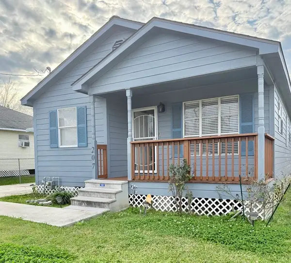 207 N Goodman Rd, Lake Charles, LA 70615