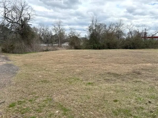 N 6th St, Leesville, LA 71446