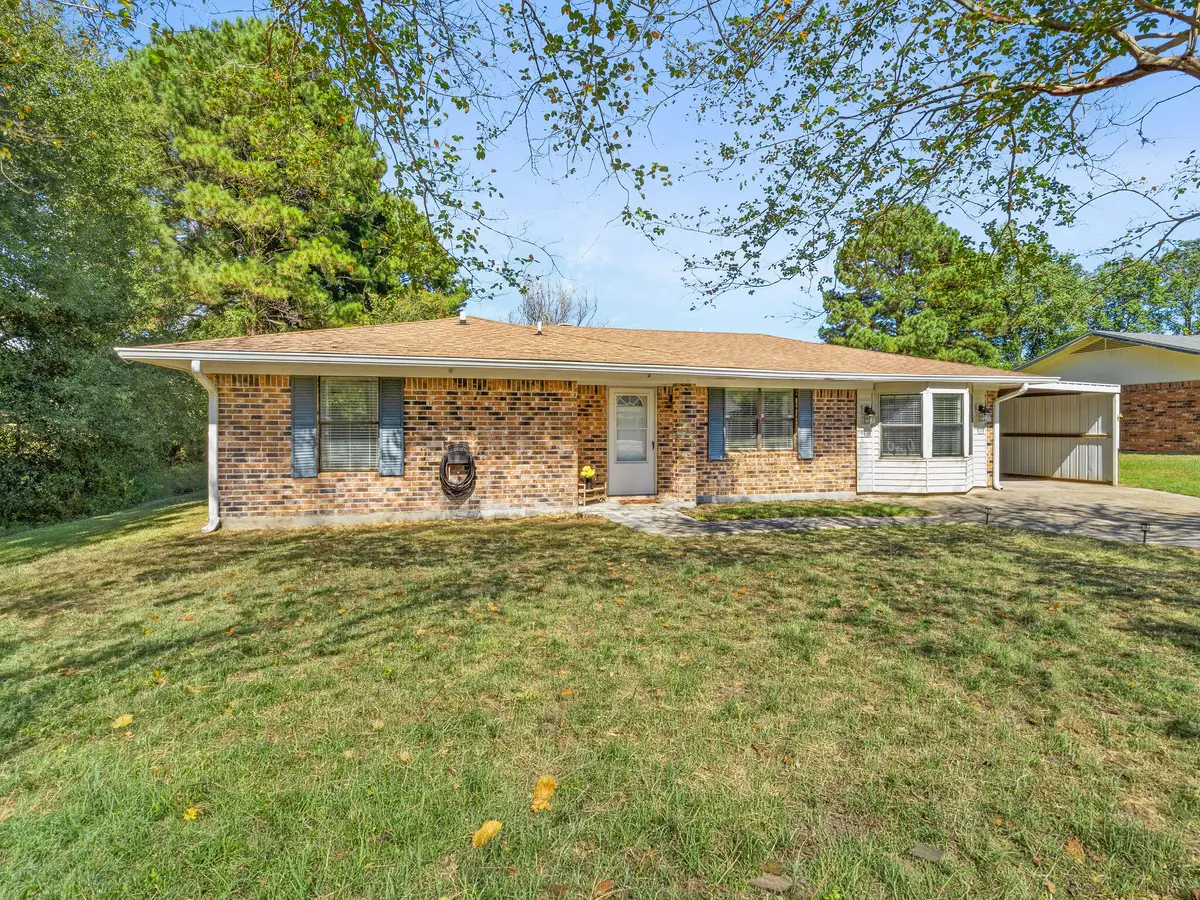 109 Raymond Dr, New Llano, LA 71461 - #1